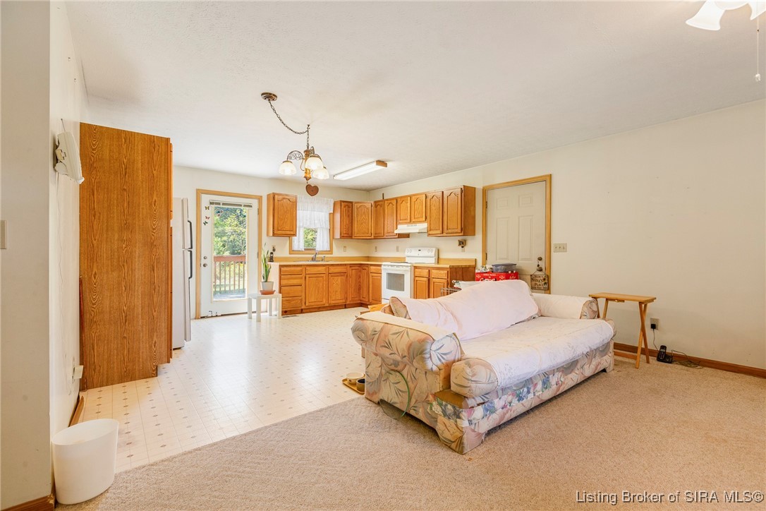 3725 Tee Road