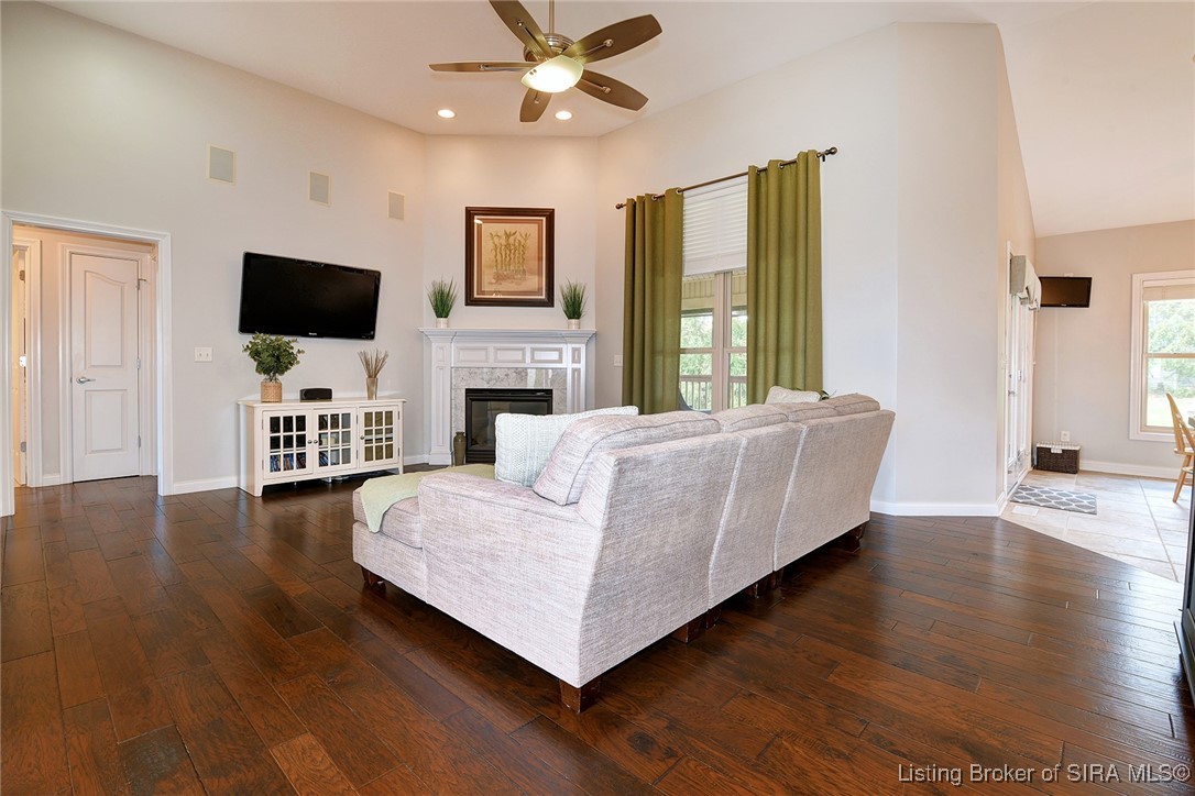 3509 Lafayette Parkway