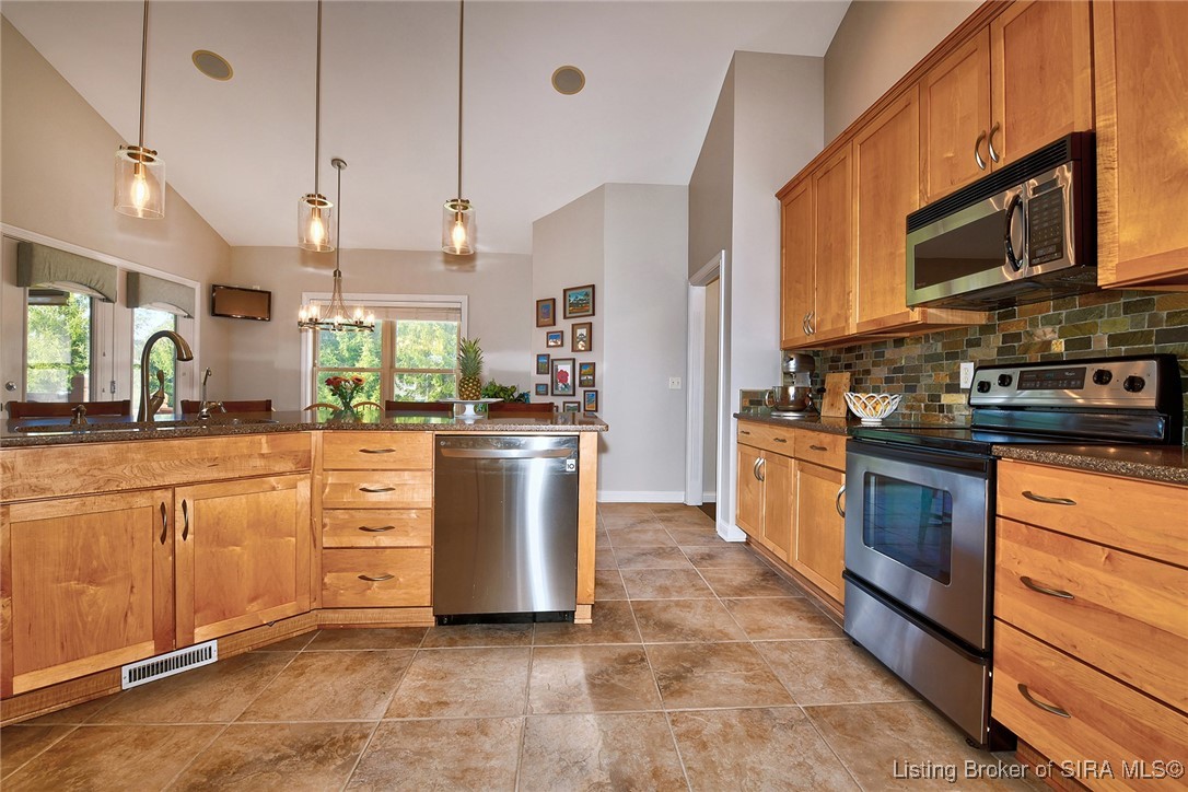 3509 Lafayette Parkway