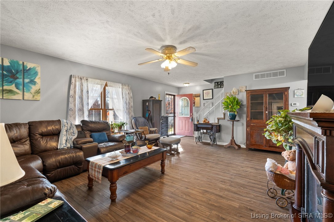 5784 E Rolling Woods