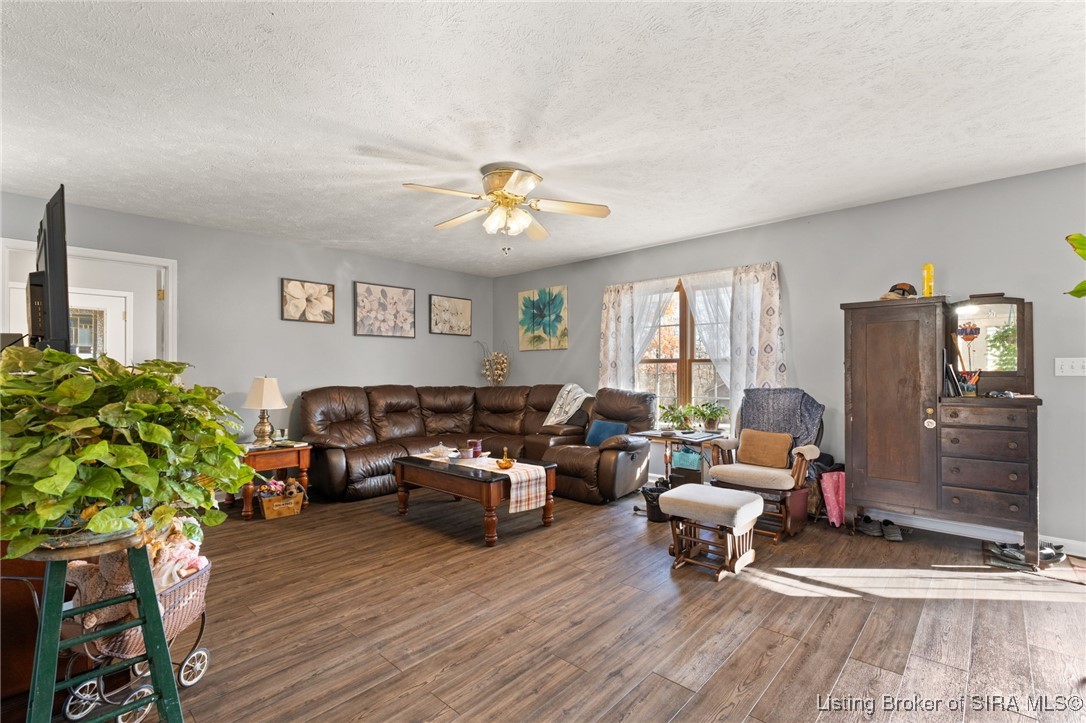 5784 E Rolling Woods