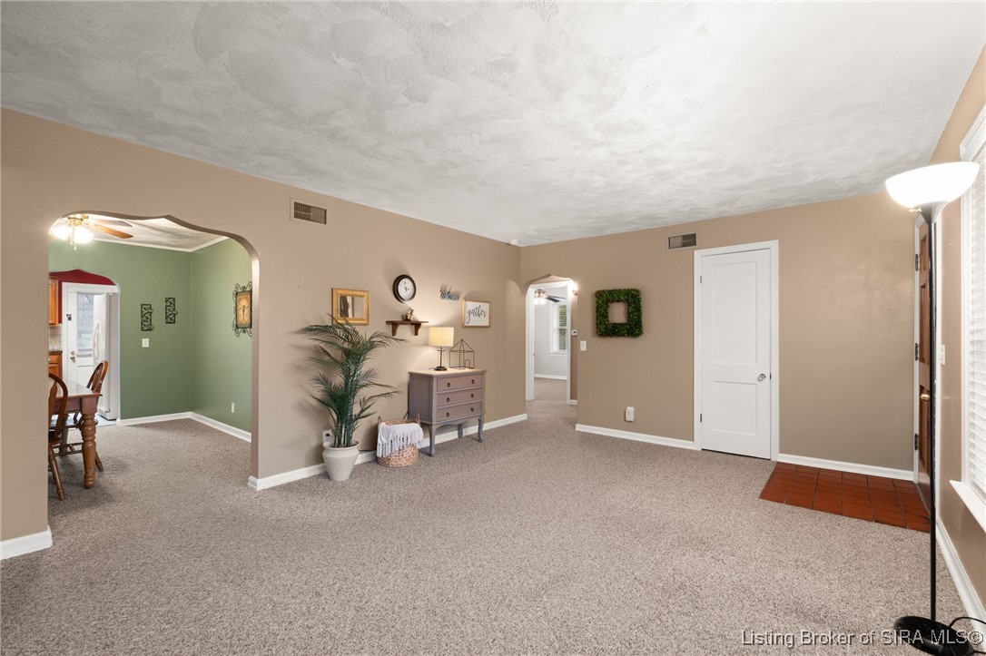 109 N Bohannon Lane