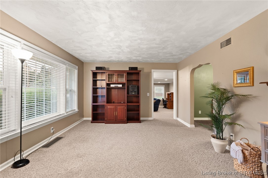 109 N Bohannon Lane