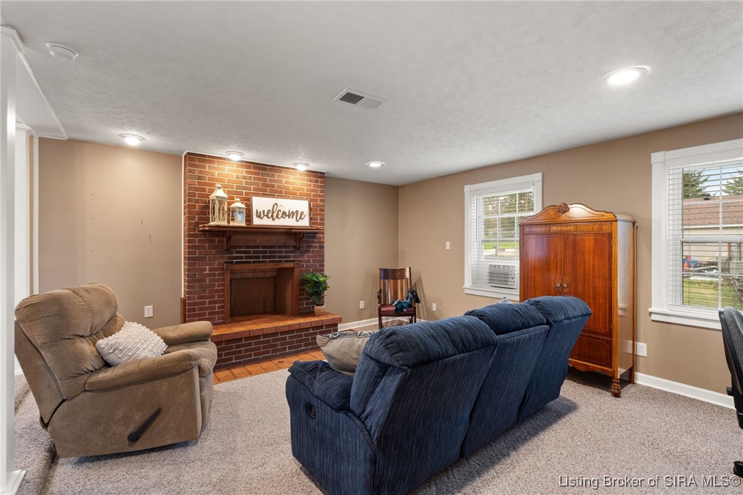 109 N Bohannon Lane
