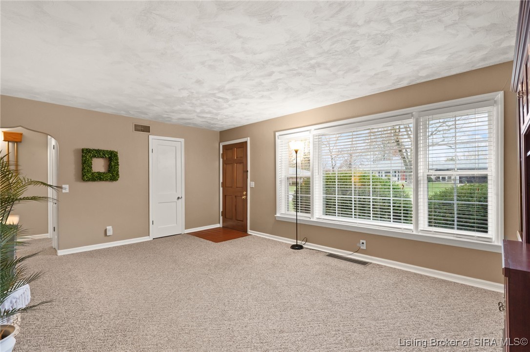 109 N Bohannon Lane