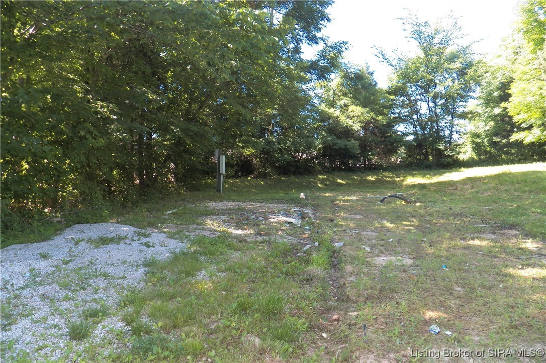 909 E Walnut Drive