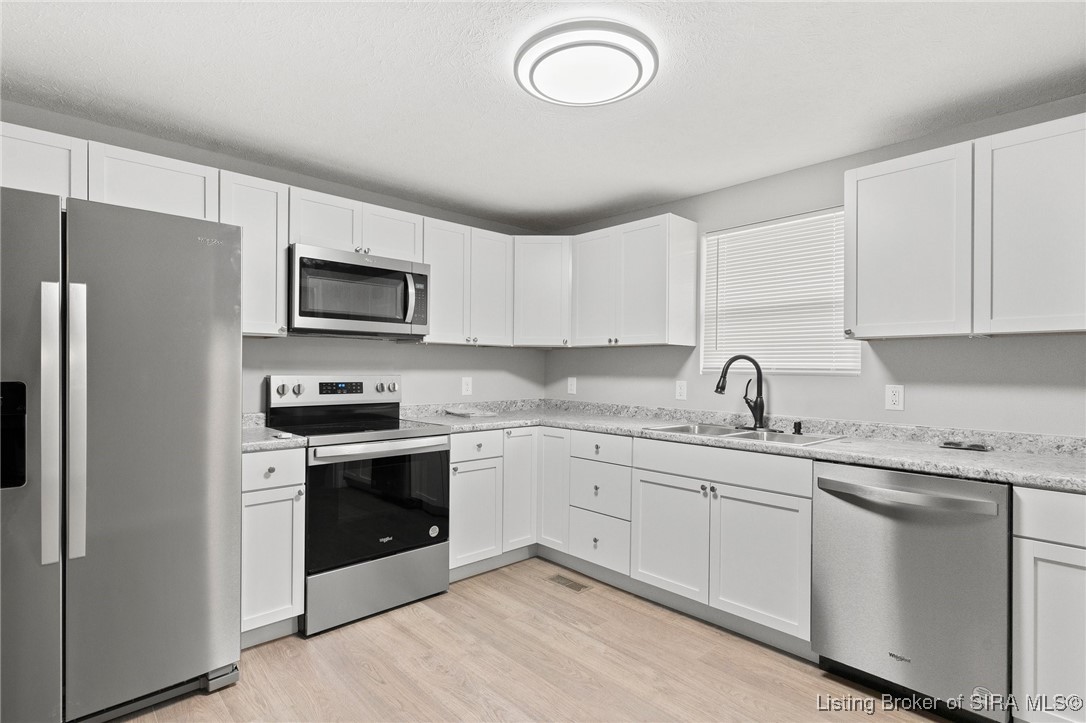 1208 W Kenwood Drive