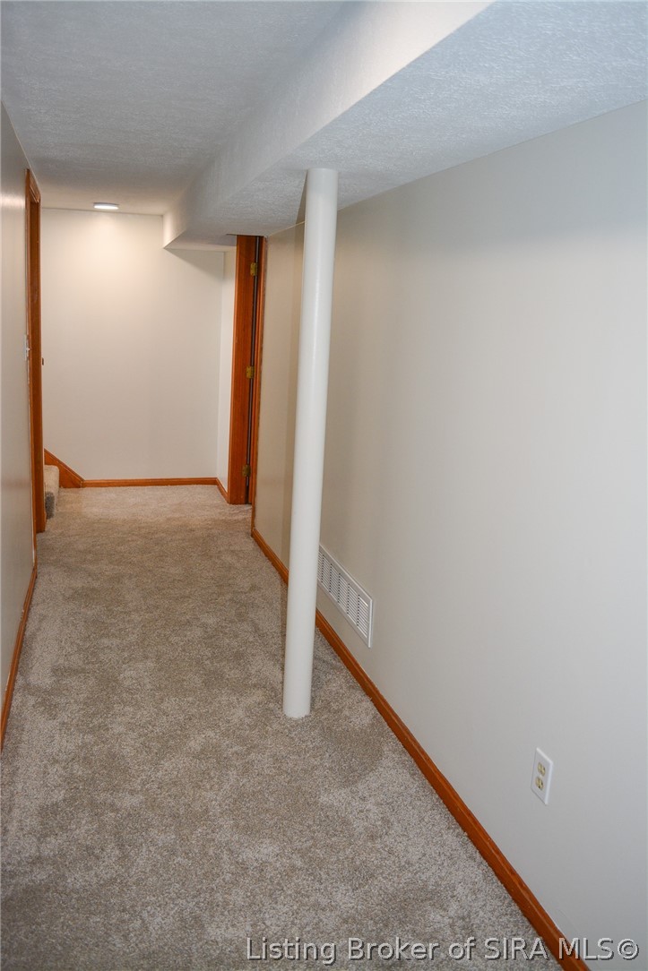 1711 Crestview Drive