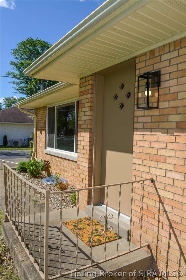 1711 Crestview Drive