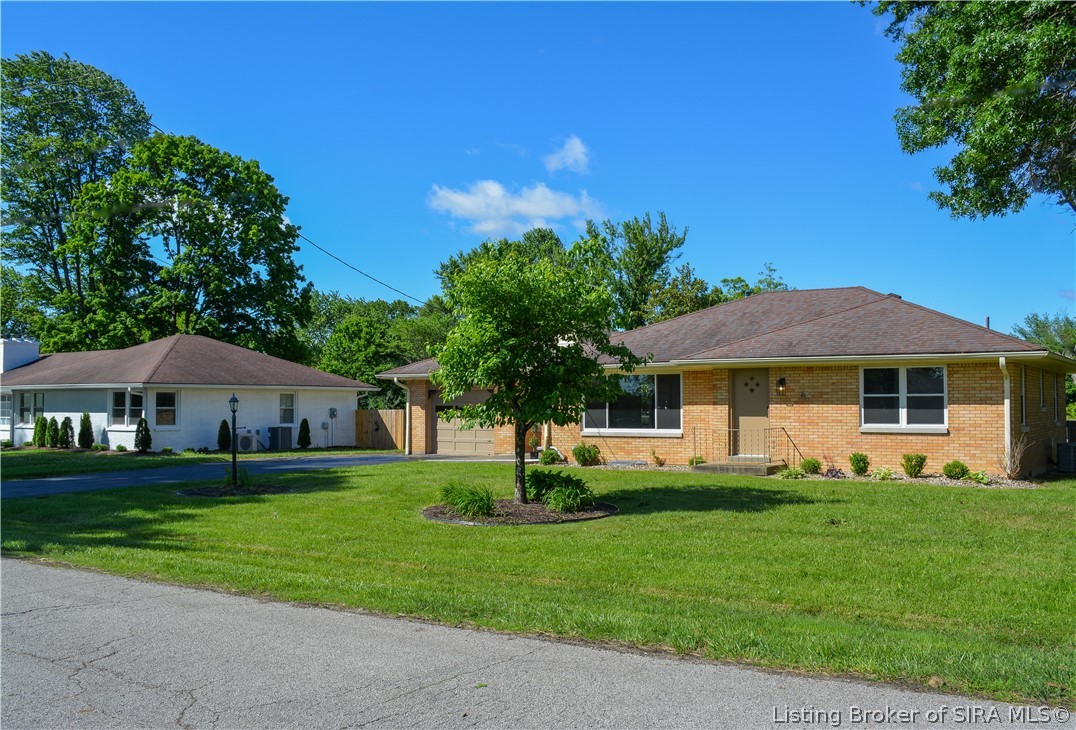 1711 Crestview Drive