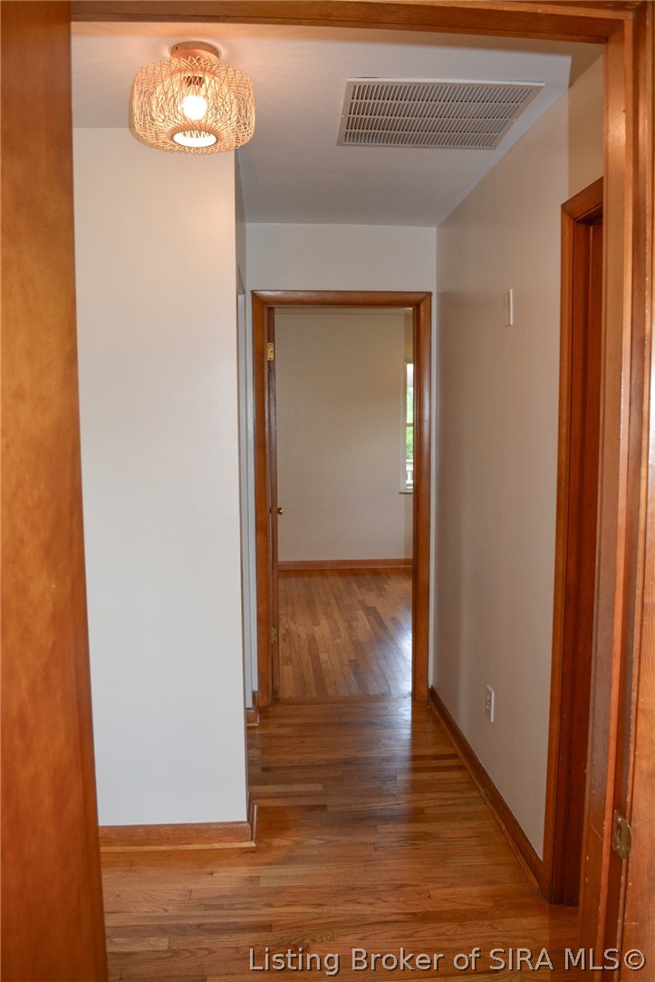 1711 Crestview Drive