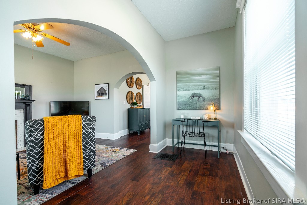 133-135 E Chestnut Street