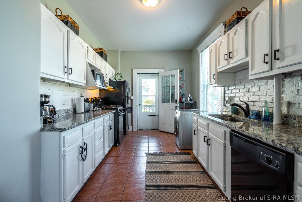 133-135 E Chestnut Street