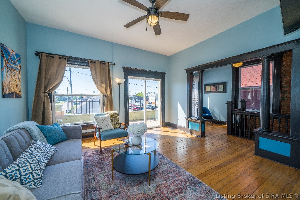 133-135 E Chestnut Street