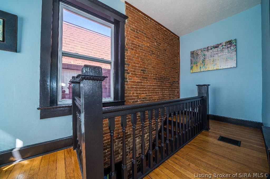 133-135 E Chestnut Street