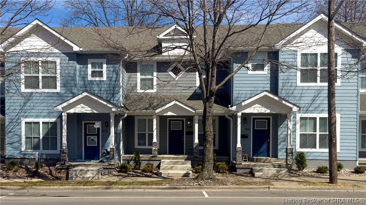 808 Vincennes Street