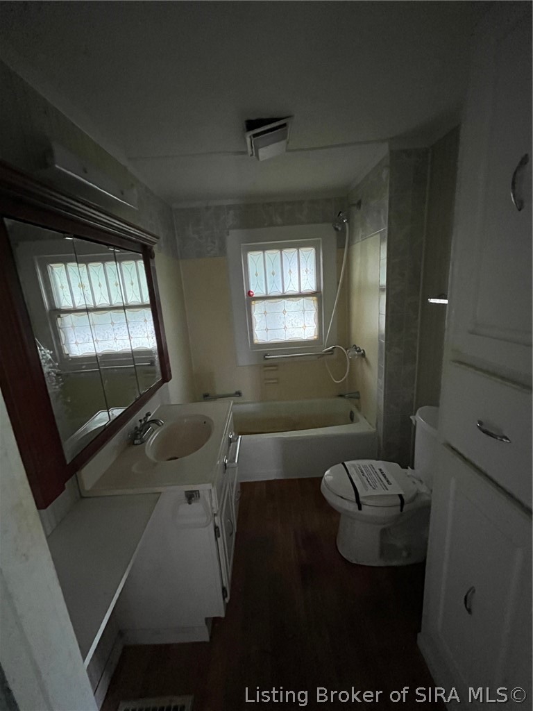 231 W Vine Street