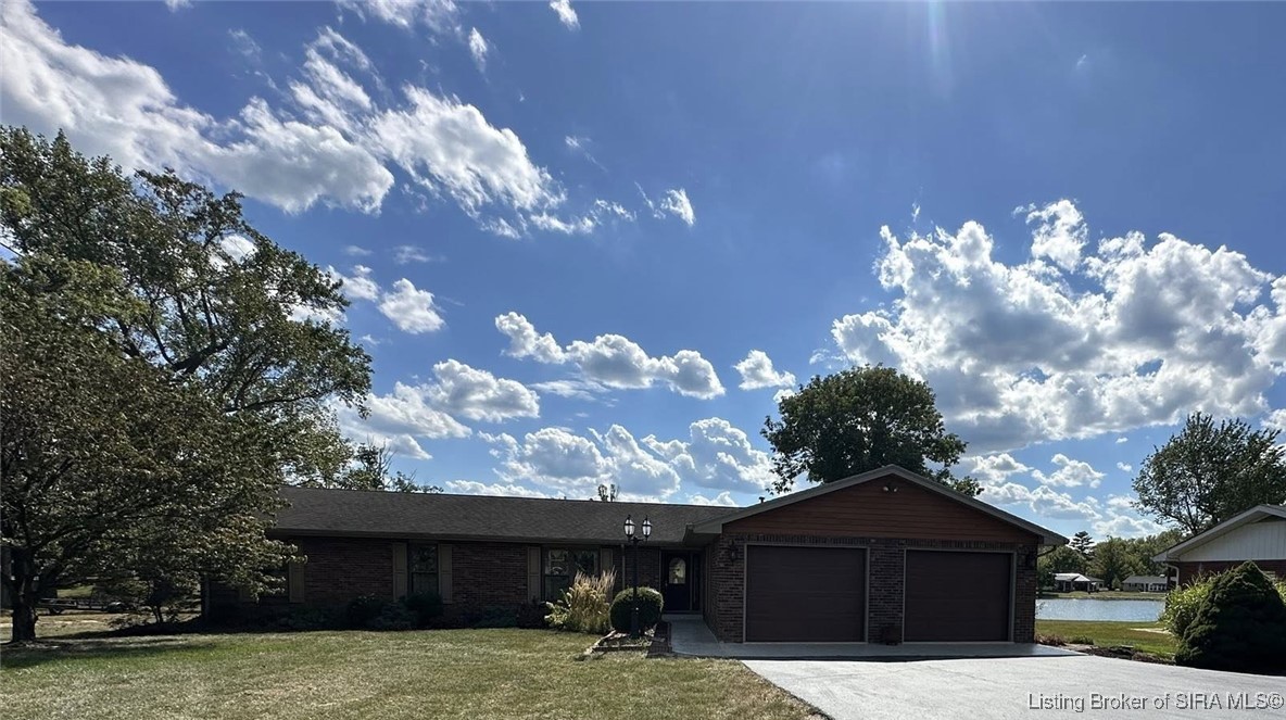 2207 W Robin Road