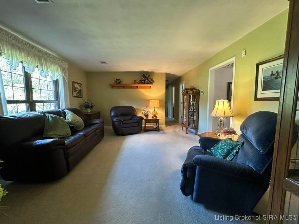 2207 W Robin Road