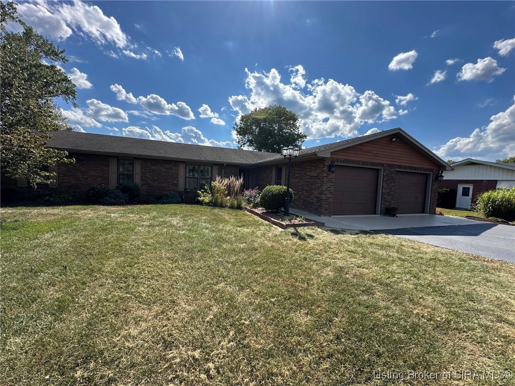 2207 W Robin Road