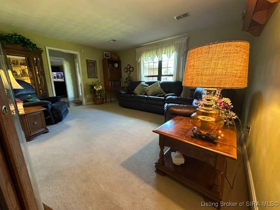 2207 W Robin Road