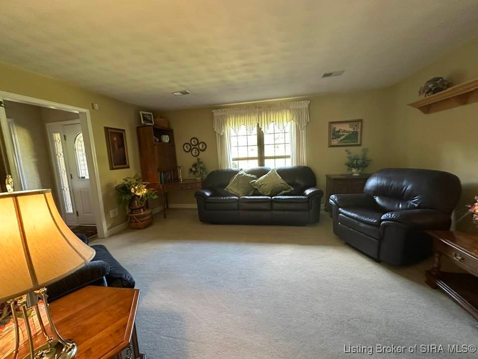 2207 W Robin Road