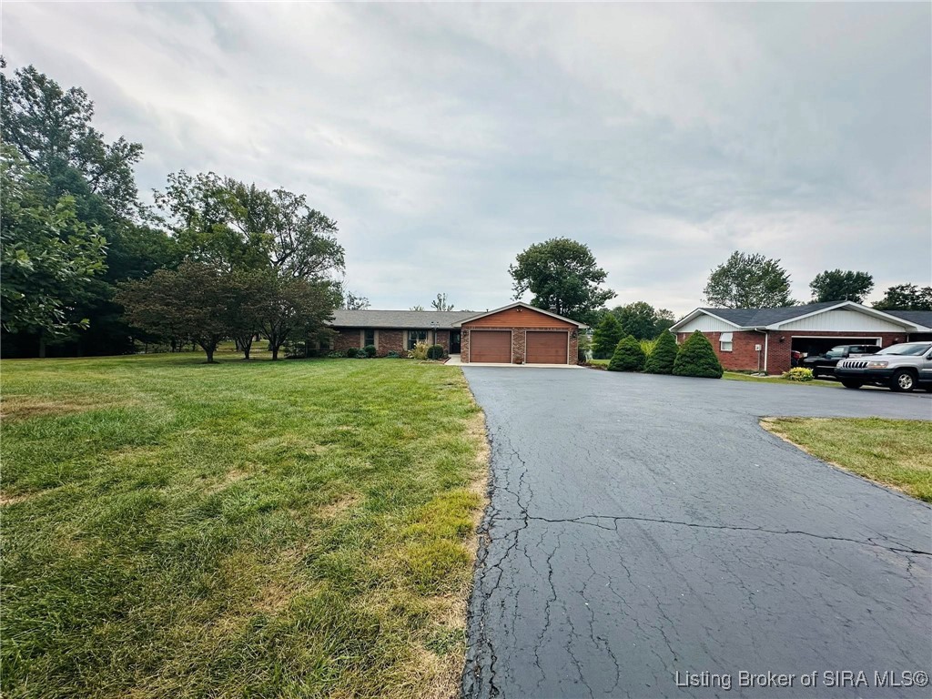 2207 W Robin Road
