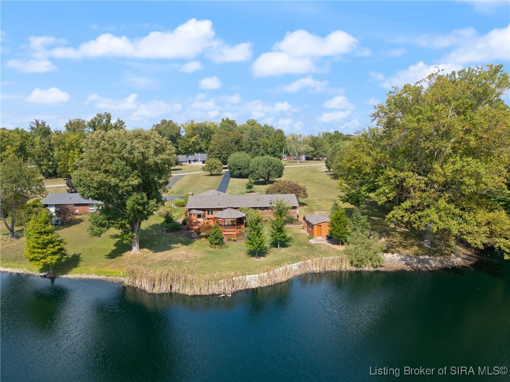 2207 W Robin Road