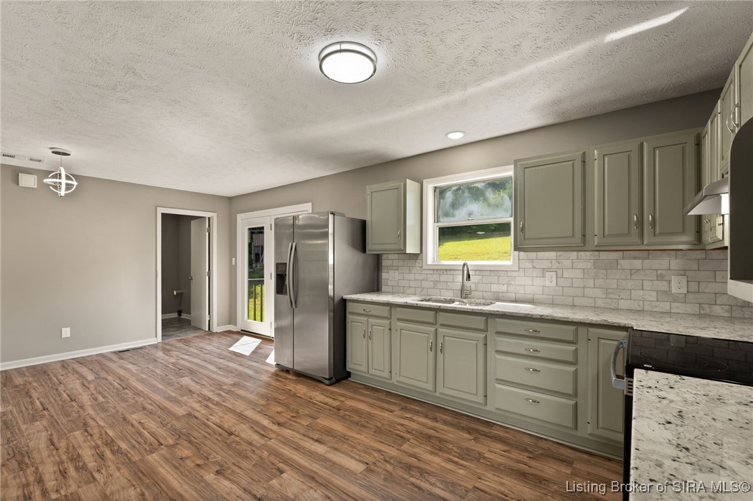 631 E Main Street NW