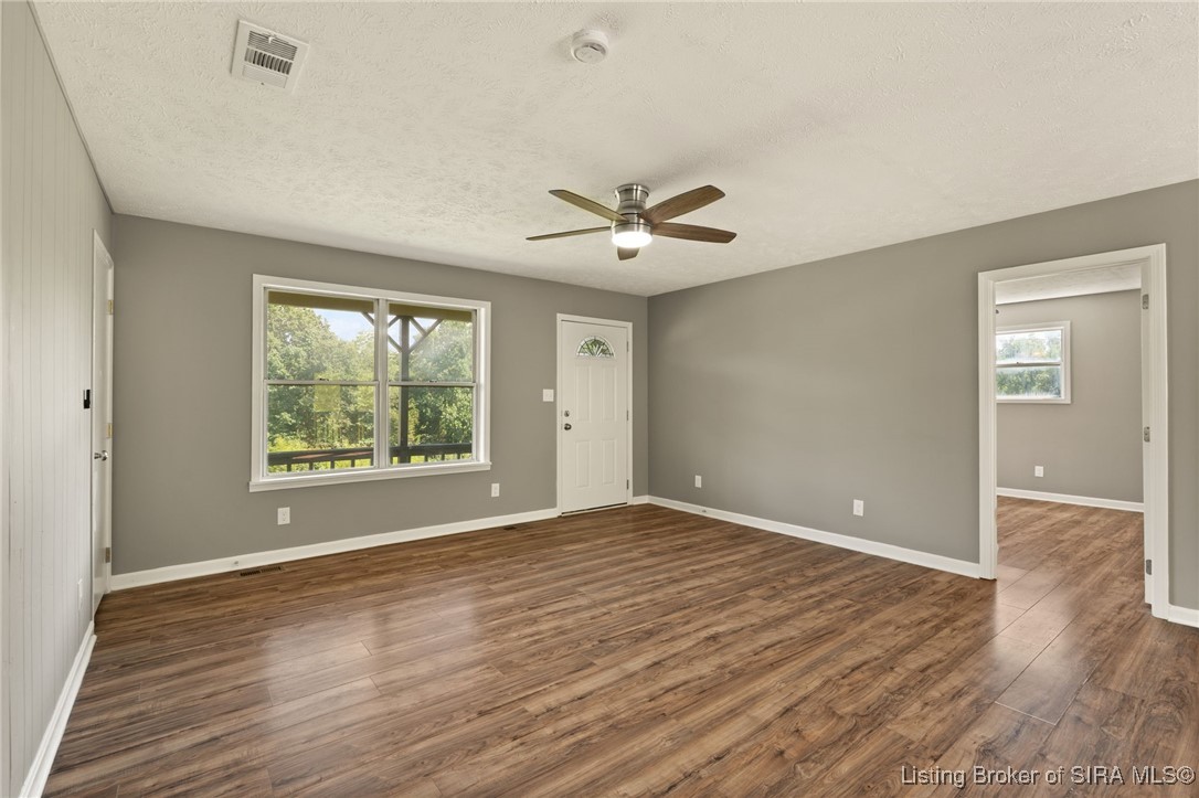 631 E Main Street NW