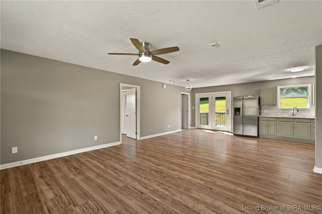 631 E Main Street NW