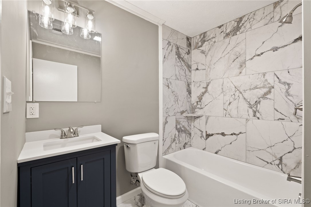 631 E Main Street NW