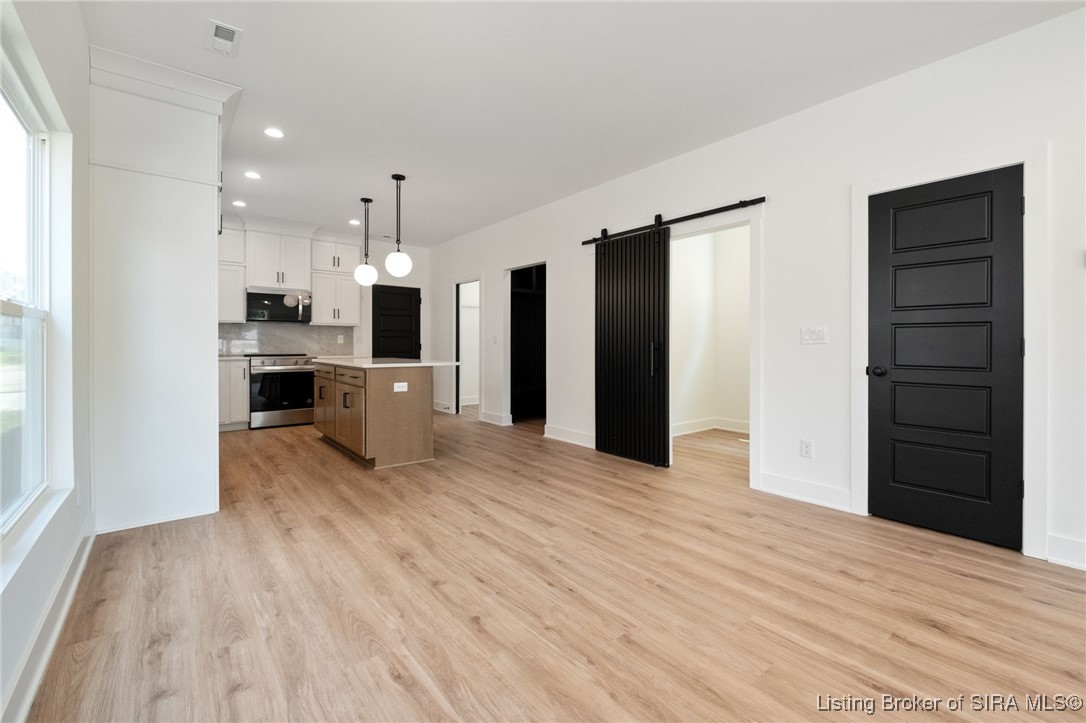 132 E Rock Lane