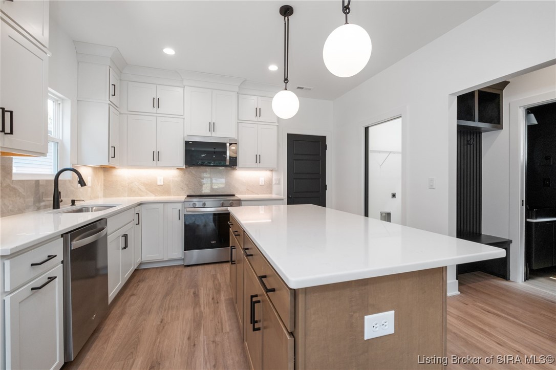 132 E Rock Lane