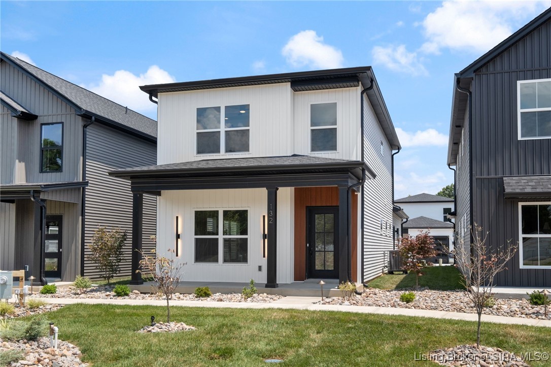 132 E Rock Lane