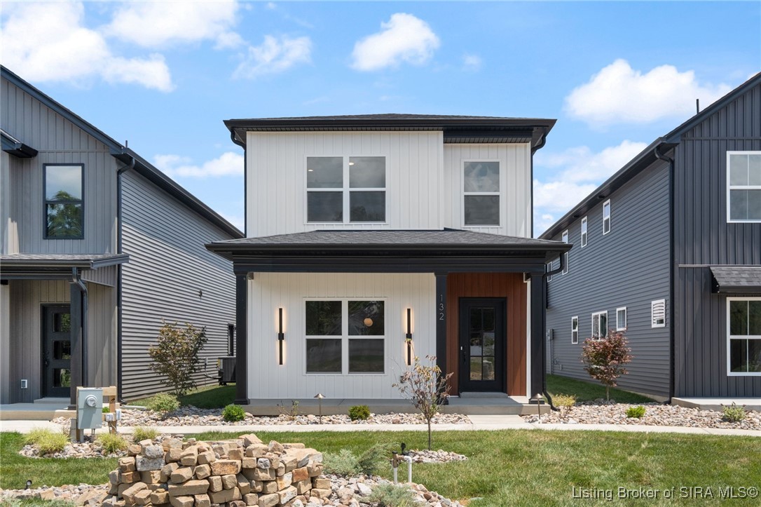 132 E Rock Lane