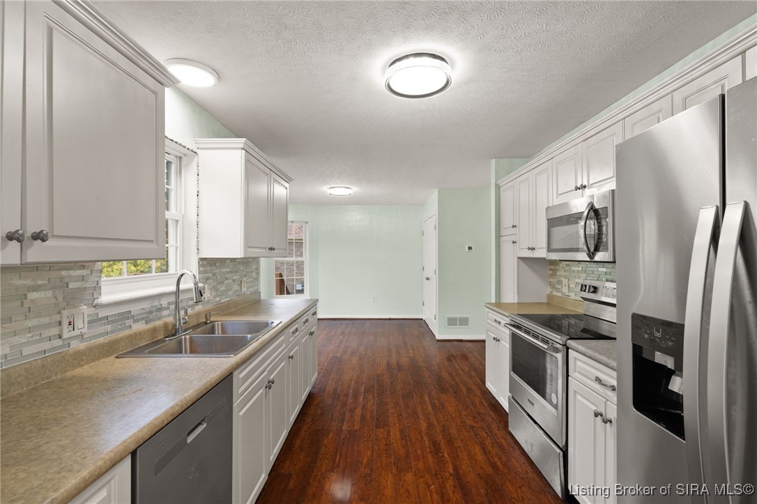 4008 Decker Court