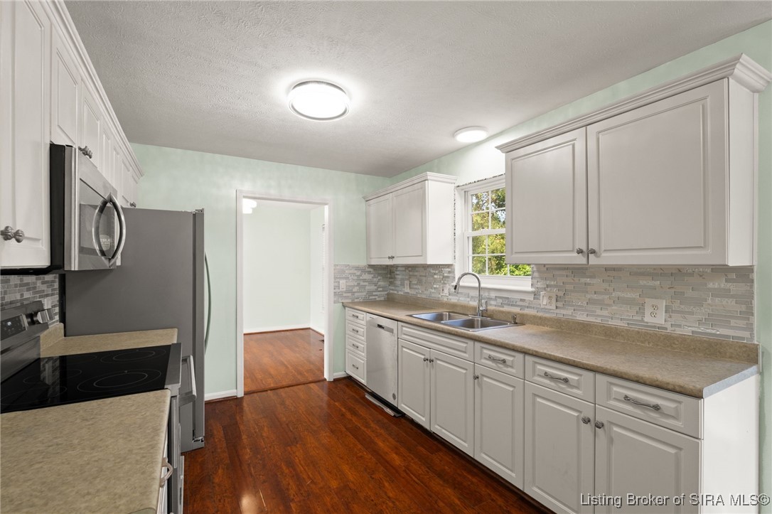 4008 Decker Court