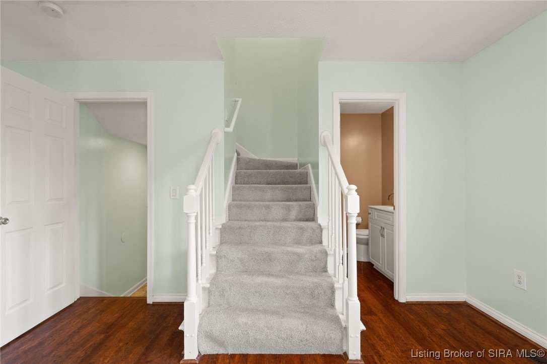 4008 Decker Court