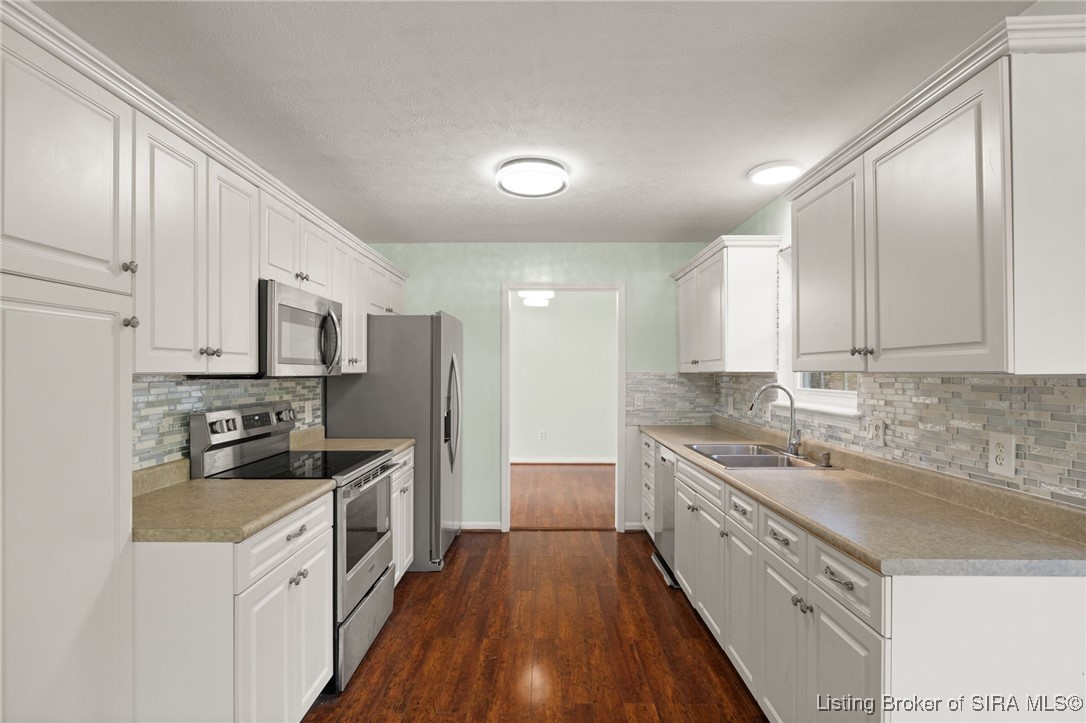 4008 Decker Court