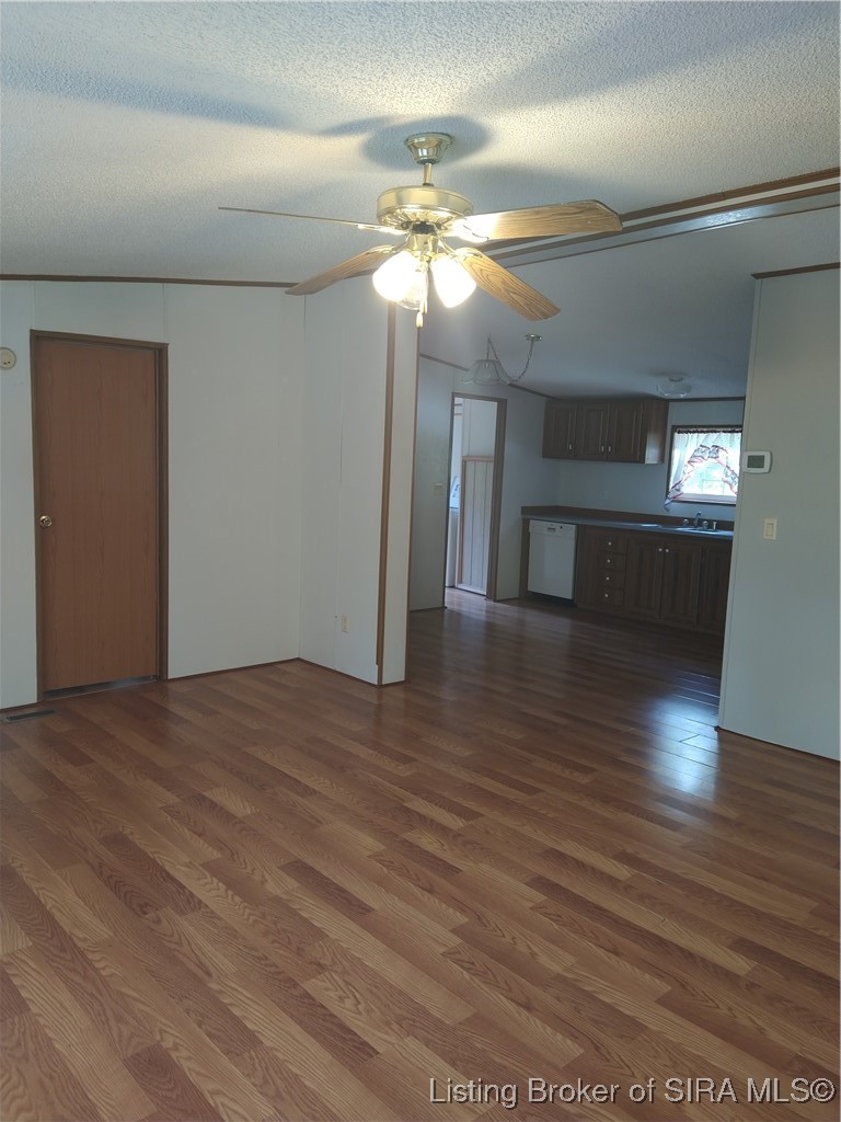 4235 Indiana 135 NE