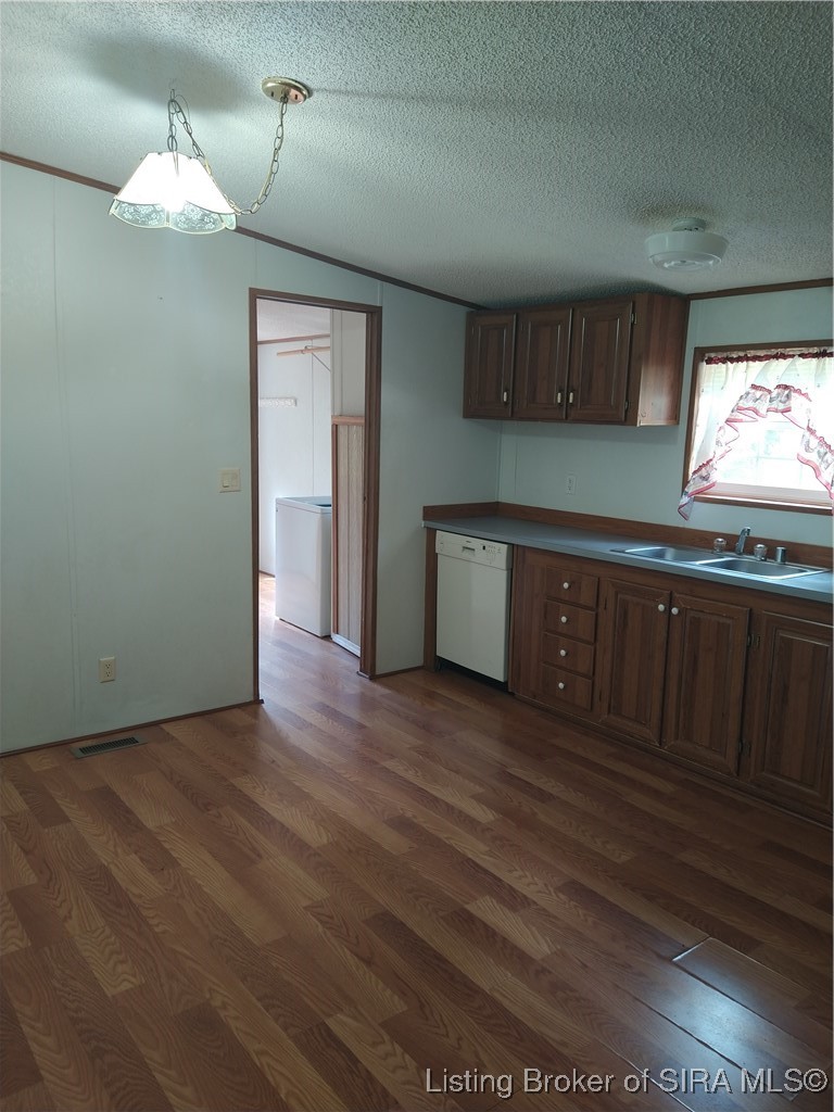 4235 Indiana 135 NE