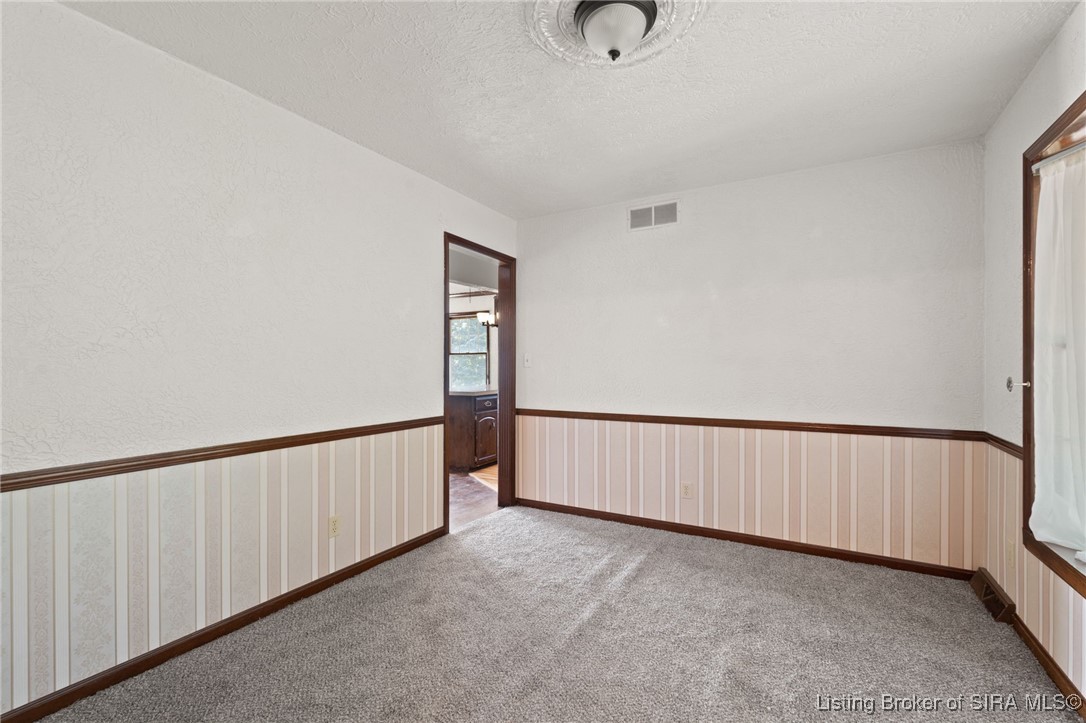 3200 N Hwy 11 SE