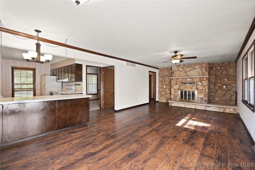 3200 N Hwy 11 SE