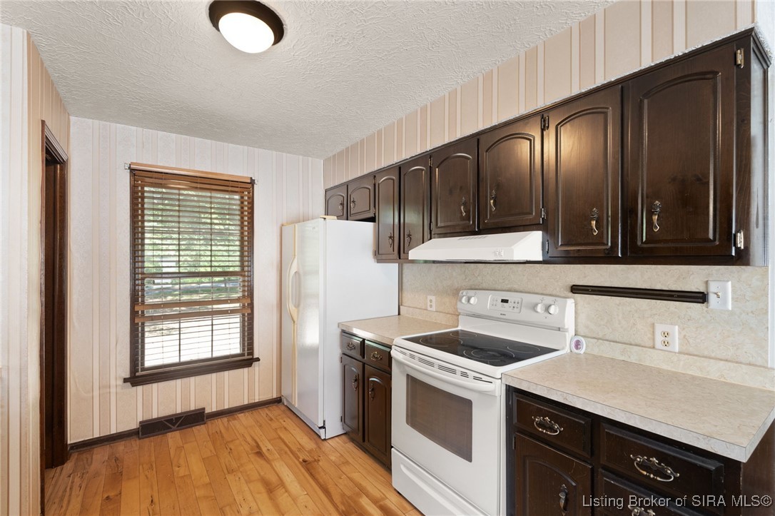 3200 N Hwy 11 SE