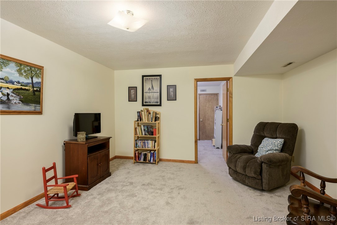 6415 Meadow Oak Drive