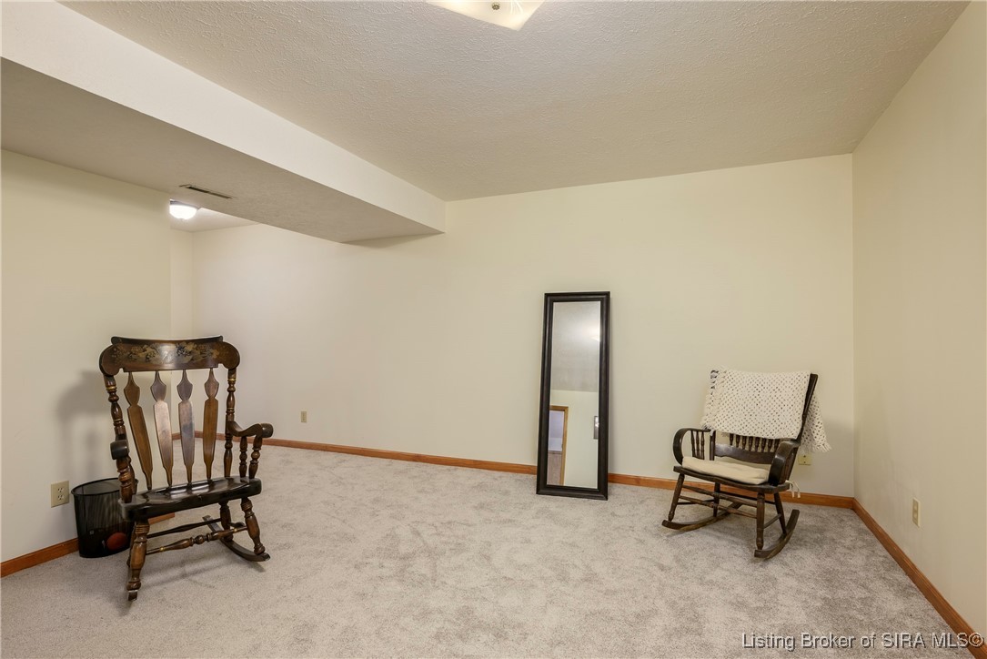 6415 Meadow Oak Drive