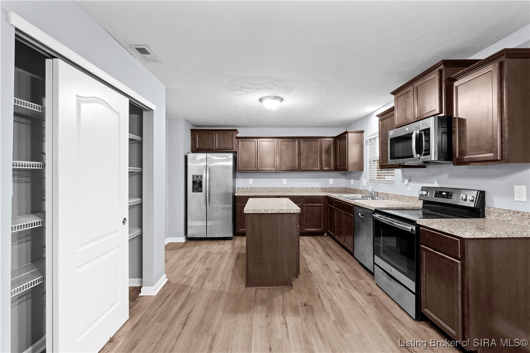 3200 Cotton Lane