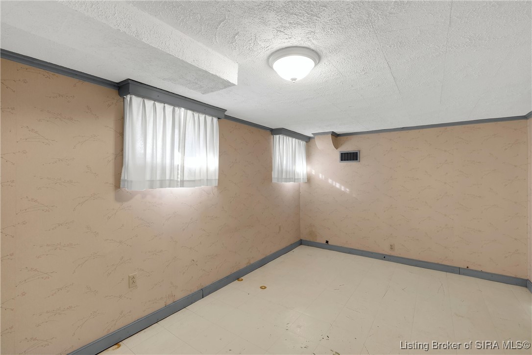 613 W Spring Street