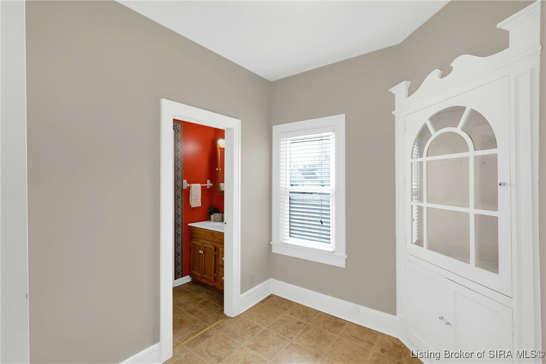 613 W Spring Street